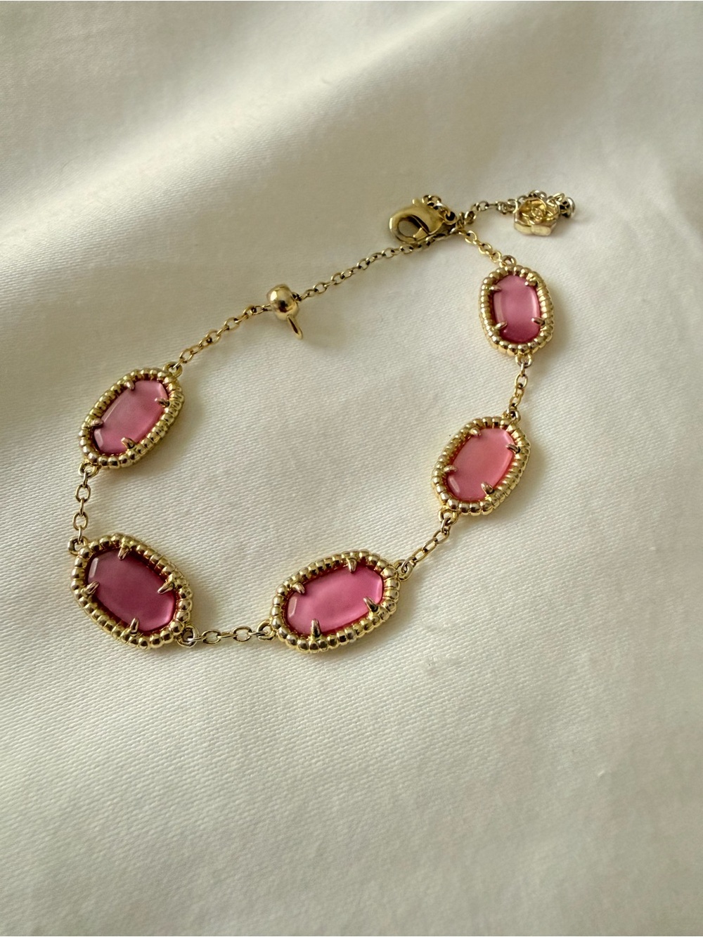 Kendra Scott Elisa Gold Bracelet with Bright Pink Stones - Picture 3 of 3